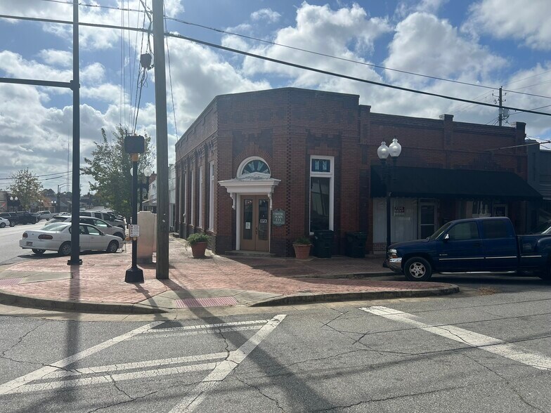 More Photos Of 124 E College Ave, Ashburn Loft Creative Space For Sale