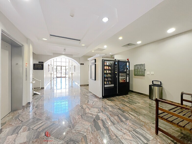 More Photos Of 1507 S Hiawassee Rd, Orlando Medical For Lease