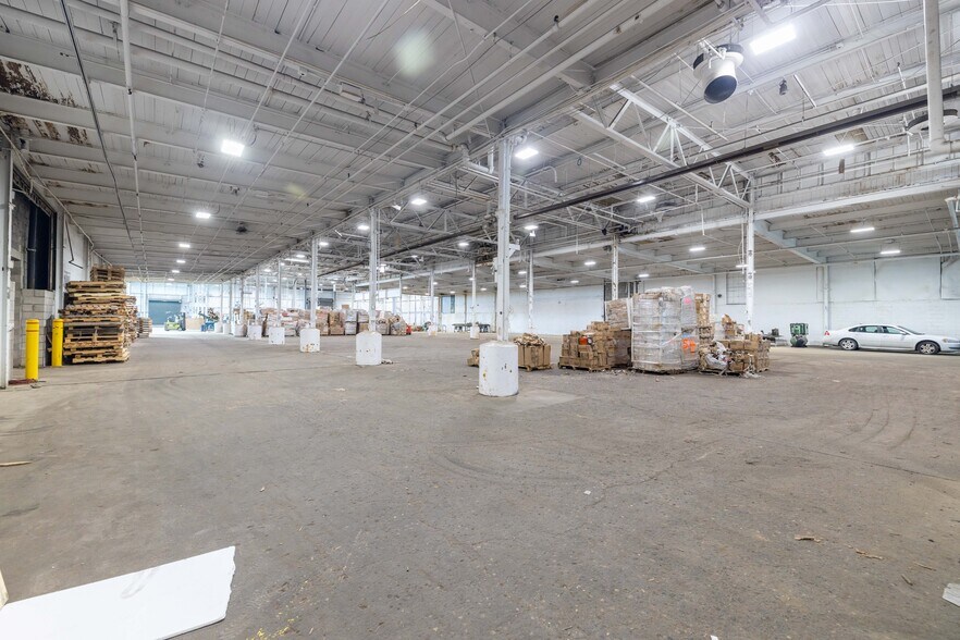 More Photos Of 13881 Elmira St, Detroit Manufacturing For Sale