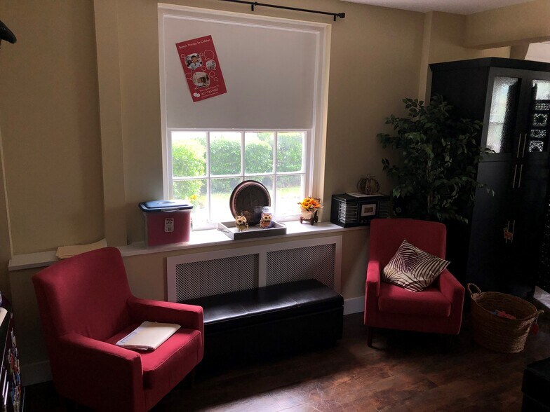 More Photos Of 220 Roanoke Ave, Riverhead Office For Lease