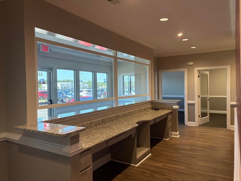 More Photos Of 8316 Rivers Ave, North Charleston Office For Lease