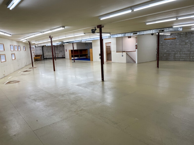 More Photos Of 5555 Ne Cornelius Pass Rd, Hillsboro Manufacturing For Sale