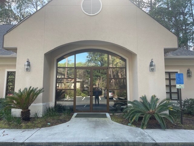 More Photos Of 70 N Main St, Hilton Head Island Office For Lease