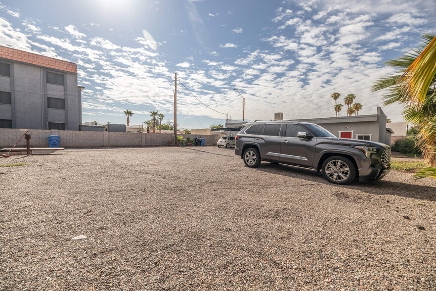 More Photos Of 2423 W Campbell Ave, Phoenix Warehouse For Sale