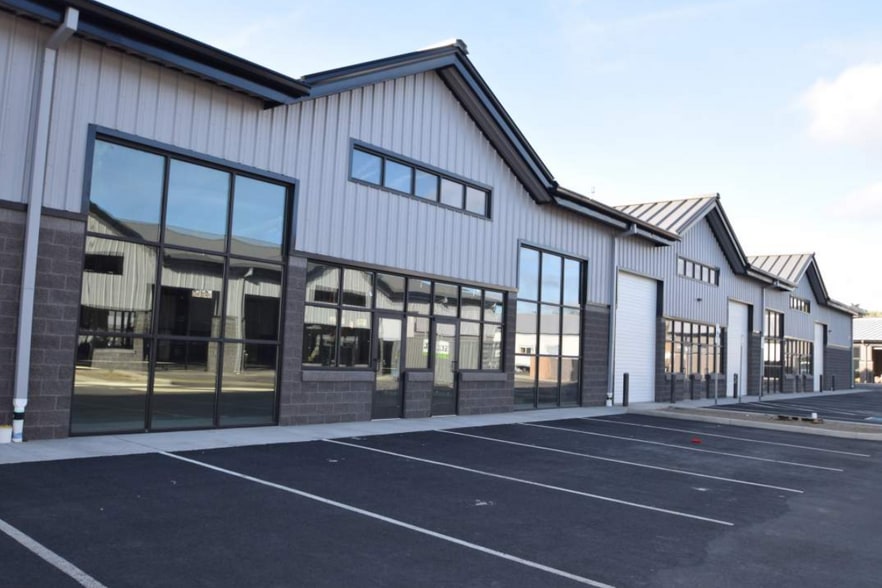 Primary Photo Of 2527 NE 4th St, Bend Industrial For Lease