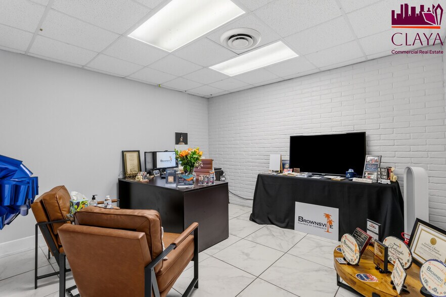 More Photos Of 1600 University Blvd, Brownsville Office For Sale