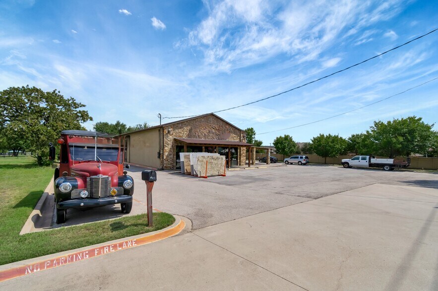 Primary Photo Of 7716 Davis Blvd, North Richland Hills Storefront For Lease