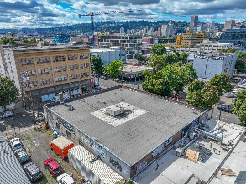 More Photos Of 324 SE Grand Ave, Portland Freestanding For Sale