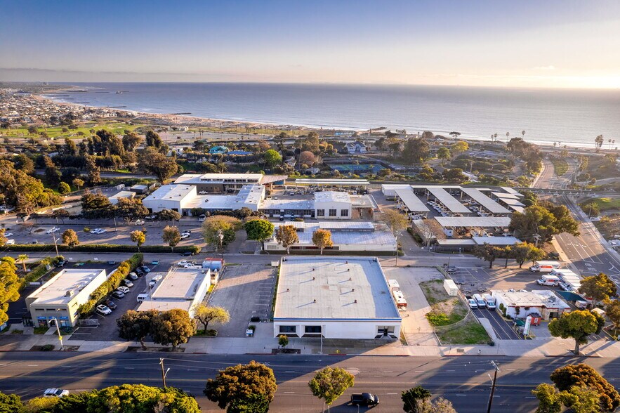 More Photos Of 1350 E Thompson Blvd, Ventura General Retail For Lease