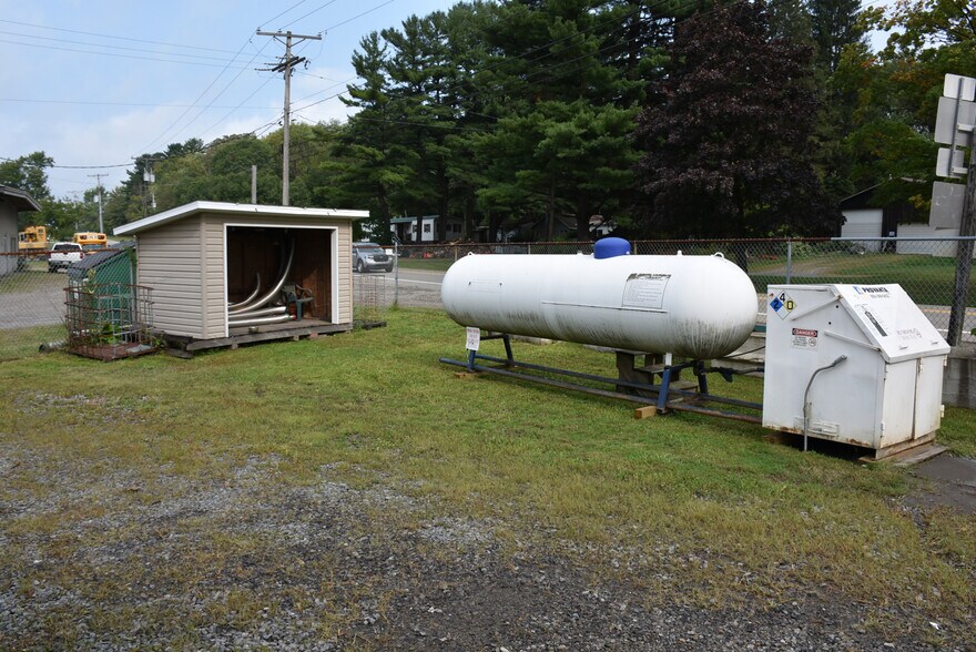 More Photos Of 17275 Shreve Run Rd, Pleasantville General Retail For Sale