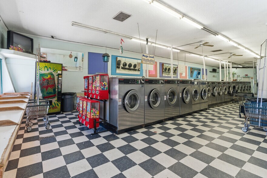 More Photos Of 3338 Santa Fe Ave, Long Beach General Retail For Sale