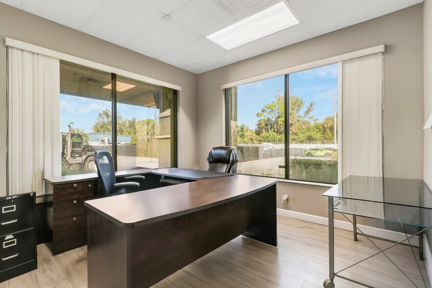 More Photos Of 1450 Skees Rd, West Palm Beach Warehouse For Lease