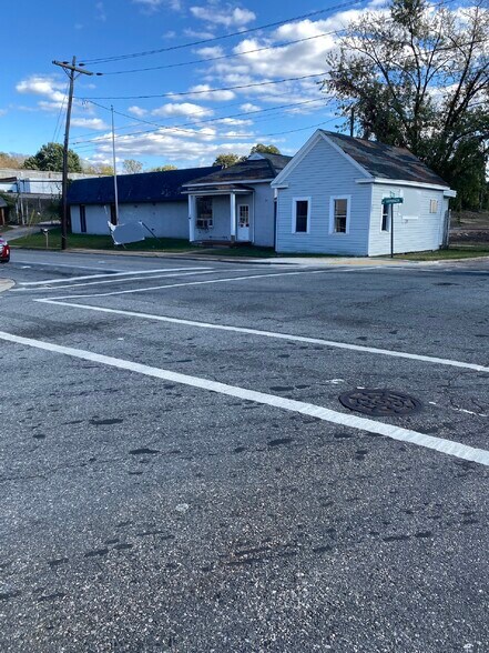 More Photos Of 103 E Harrison St, Reidsville Office For Sale