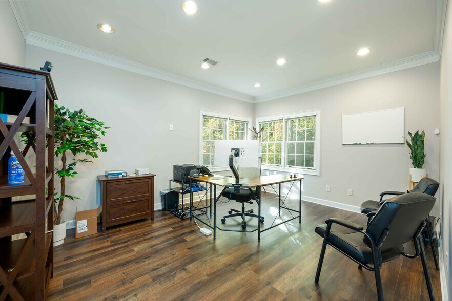 More Photos Of 500 Sun Valley Dr, Roswell Medical For Lease