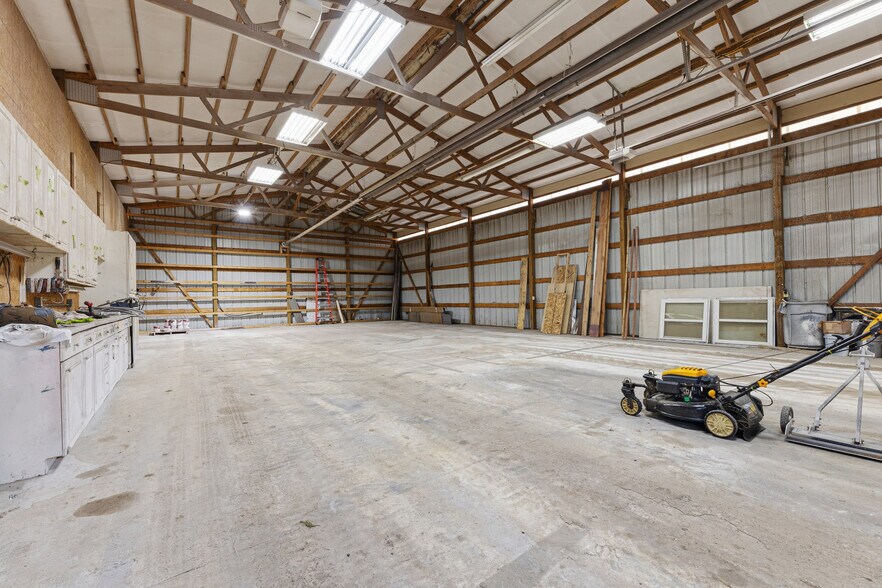 More Photos Of 9317 S Johnstown-Alexandria Rd, Johnstown Horse Stables For Sale