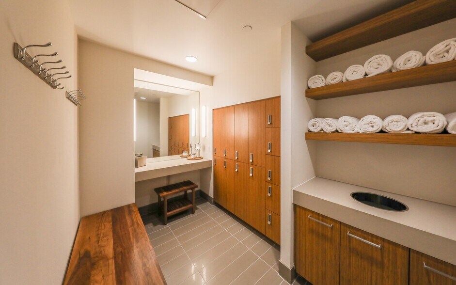 More Photos Of 112 E Pecan St, San Antonio Office For Lease