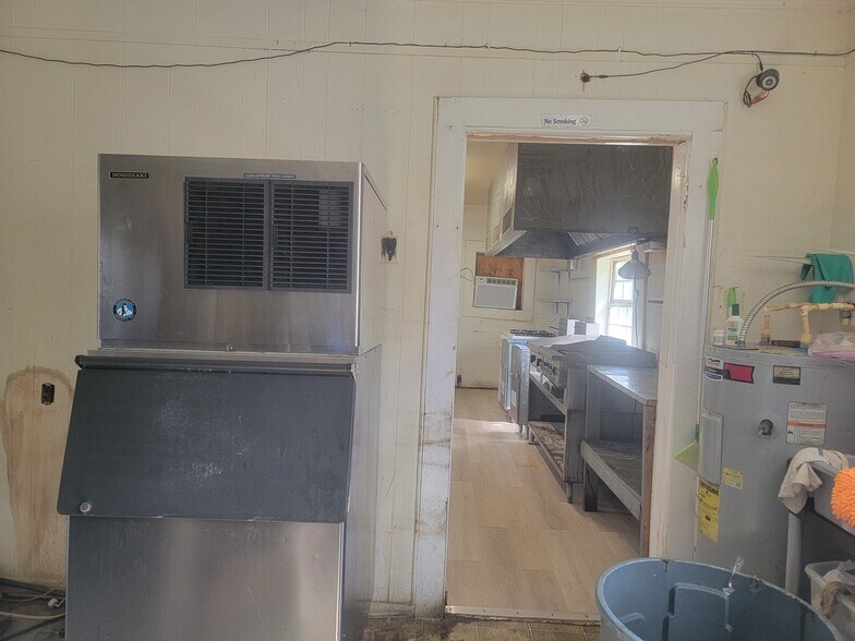 More Photos Of 7 Main St, Milledgeville Restaurant For Sale