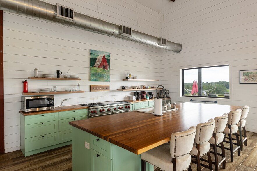 More Photos Of 2199 Roosterville Rd, Roopville Horse Stables For Sale