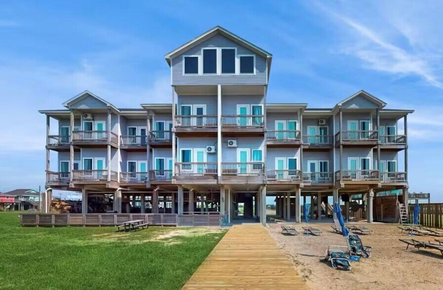 More Photos Of 947 Barkley St, Gilchrist Multifamily For Sale