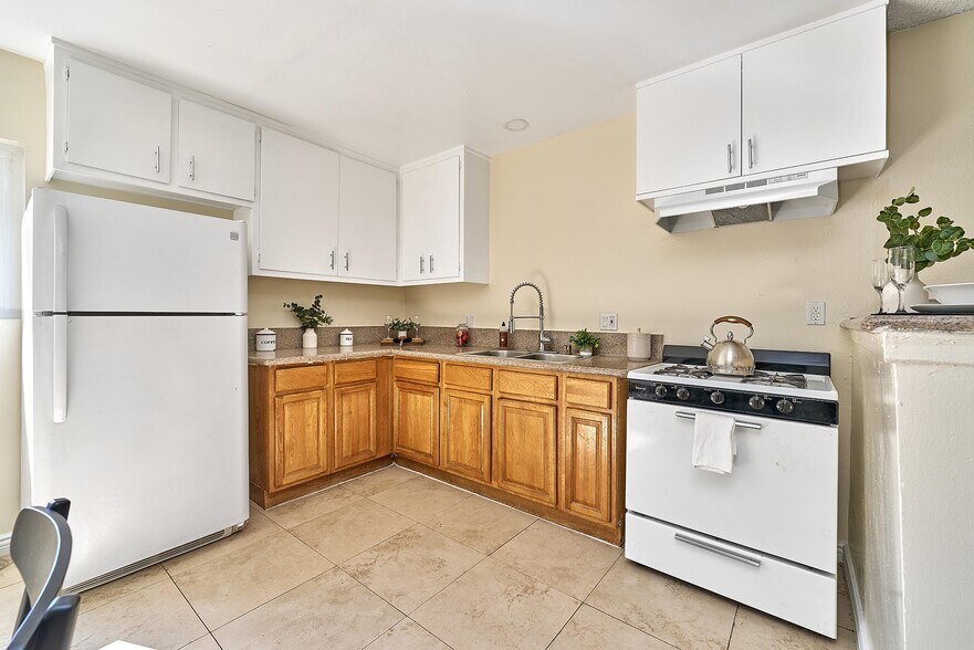 More Photos Of 1381 Burwood St, La Habra Apartments For Sale