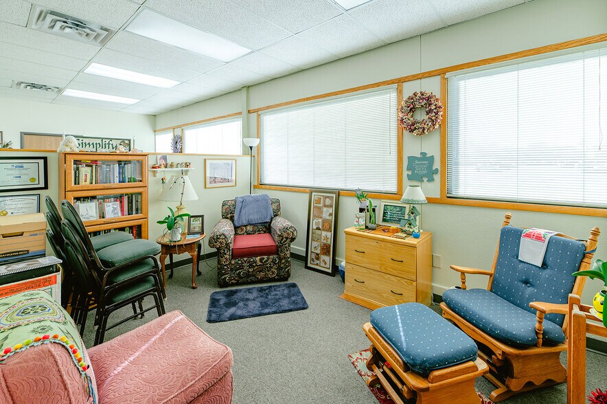 More Photos Of 1801 Sunset Pl, Longmont Light Distribution For Sale