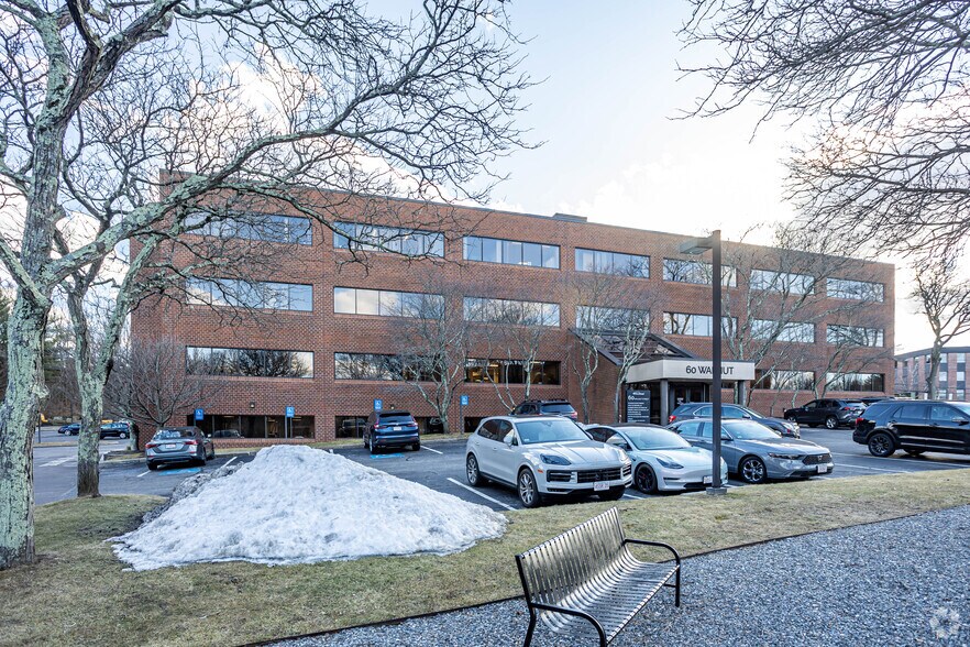 More Photos Of 60 Walnut St, Wellesley Office For Lease