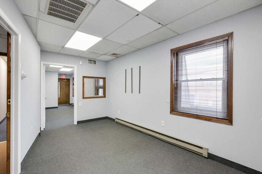 More Photos Of 127 Chestnut St, Roselle Park Storefront For Sale