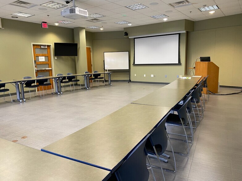 More Photos Of 340 W State St, Athens Flex For Lease