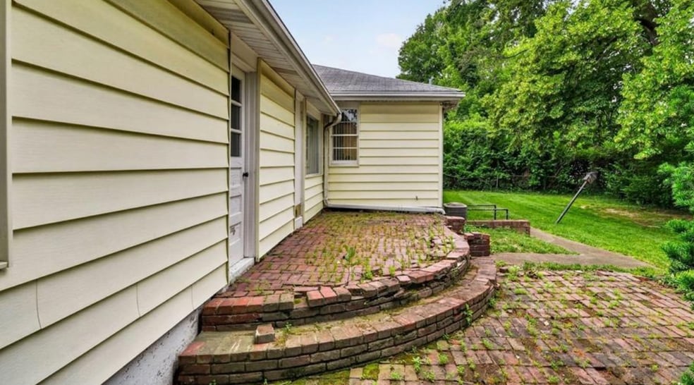 More Photos Of 11147 Olive Blvd, Saint Louis Office For Sale