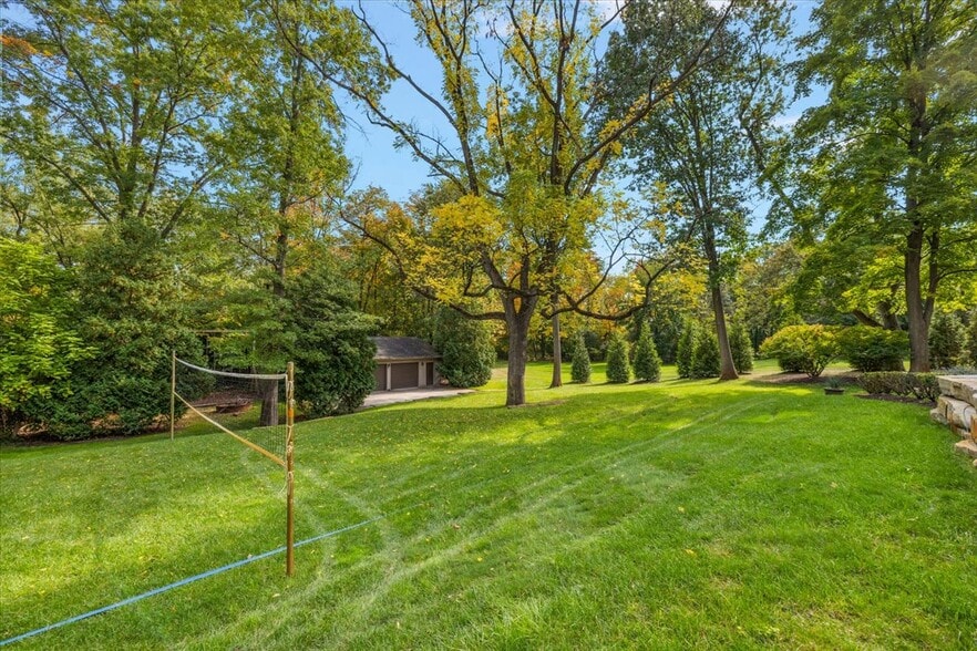 More Photos Of 1330 Oxford Rd, Bloomfield Hills Specialty For Sale