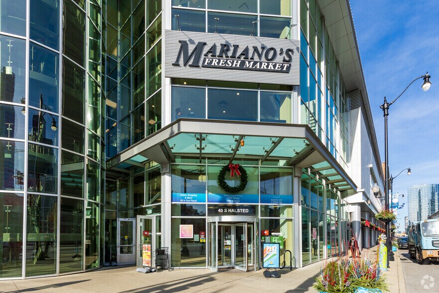 More Photos Of 40 S Halsted St, Chicago General Retail For Lease