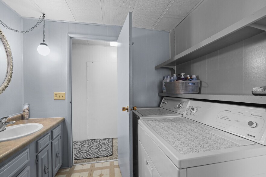 More Photos Of 2701 Highway 5 NW, Mohall General Retail For Sale