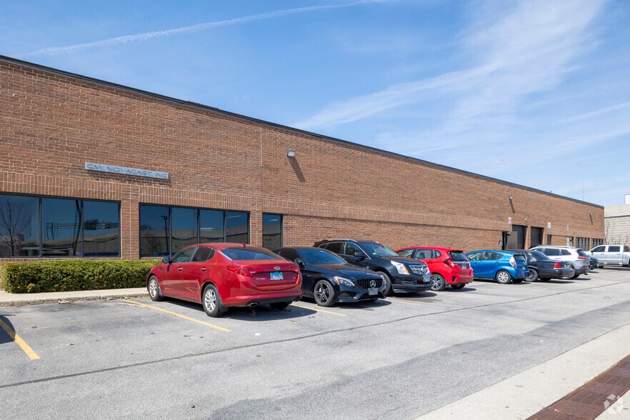 More Photos Of 500 E Touhy Ave, Des Plaines Manufacturing For Lease