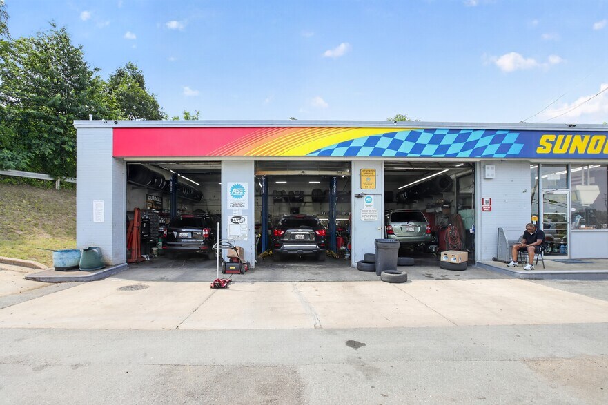 More Photos Of 5803 Annapolis Rd, Bladensburg Service Station For Sale