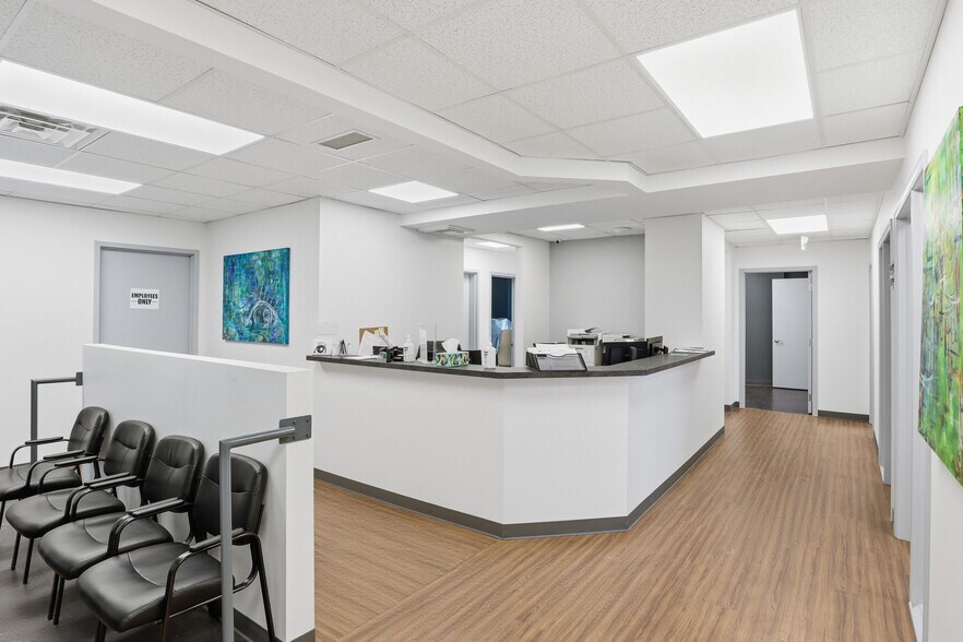 More Photos Of 11 Summer St, Buffalo Medical For Lease