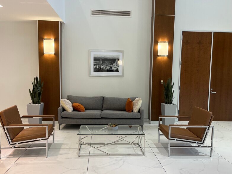 More Photos Of 2815 Townsgate Rd, Westlake Village Office Residential For Lease
