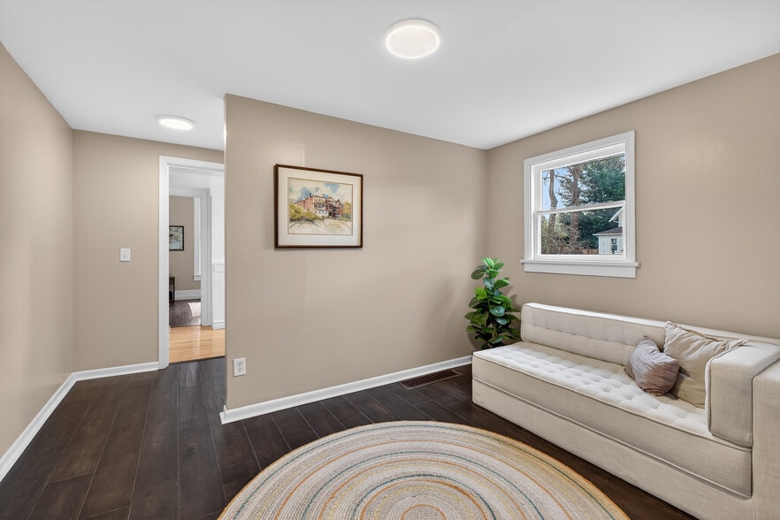 More Photos Of 1310 Ellsworth St, Bellingham Multifamily For Sale