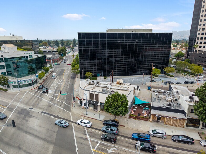 More Photos Of 4017 W Riverside Dr, Burbank Storefront Retail Office For Lease