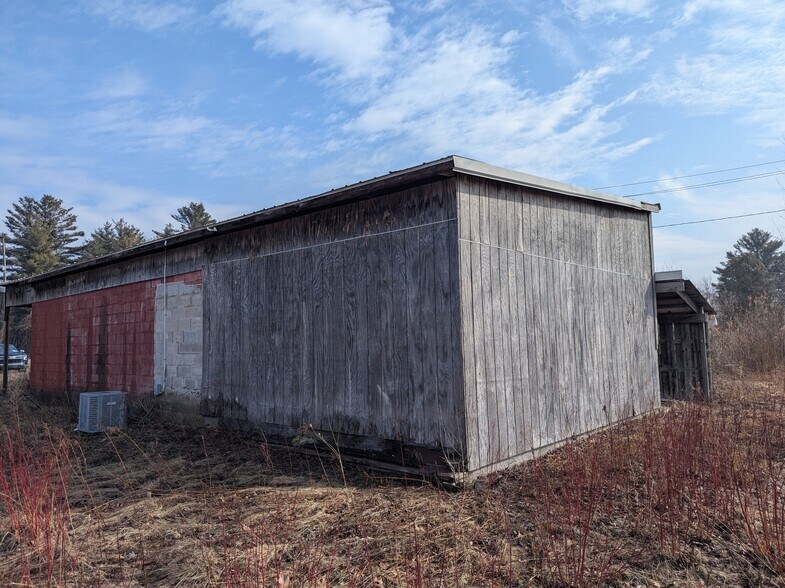 More Photos Of 2416 E Huron Rd, Au Gres Storefront Retail Office For Sale