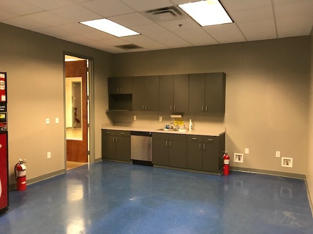 More Photos Of 118-122 Space Park Dr, Nashville Unknown For Lease