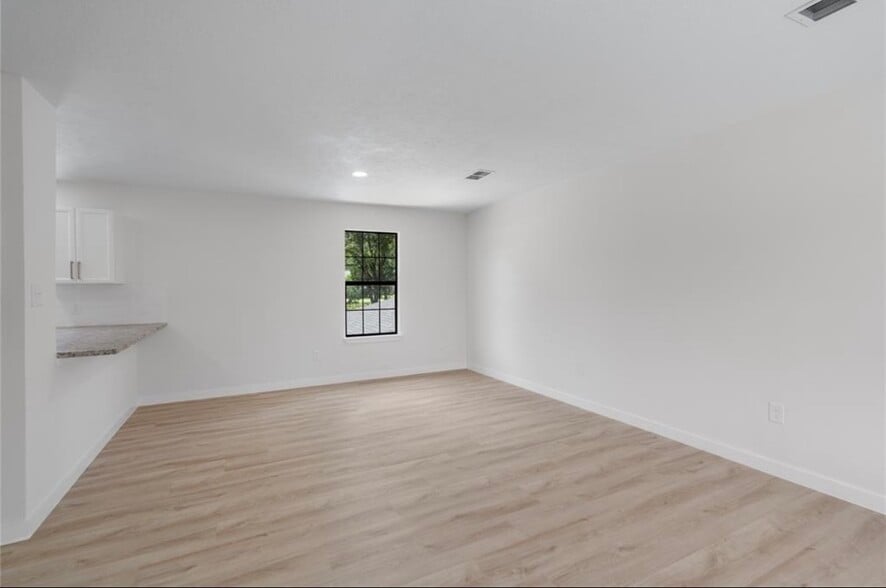 More Photos Of 12019 Beth Ln, Magnolia Light Distribution For Sale