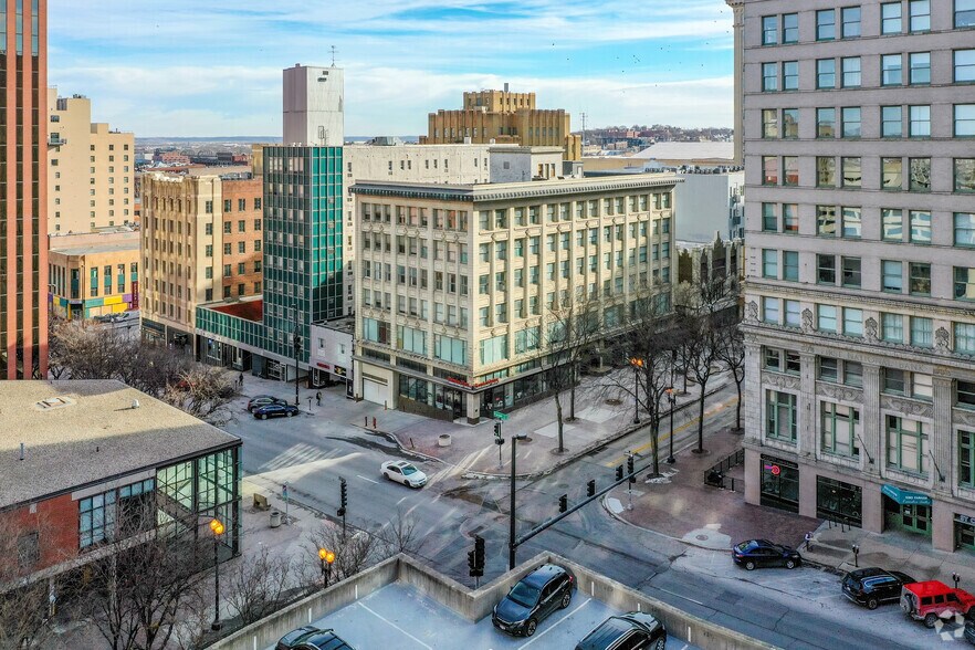 More Photos Of 305 S 16th St, Omaha Apartments For Lease