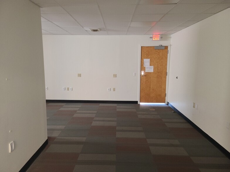 More Photos Of 120 Prospect St, Reading Office For Lease