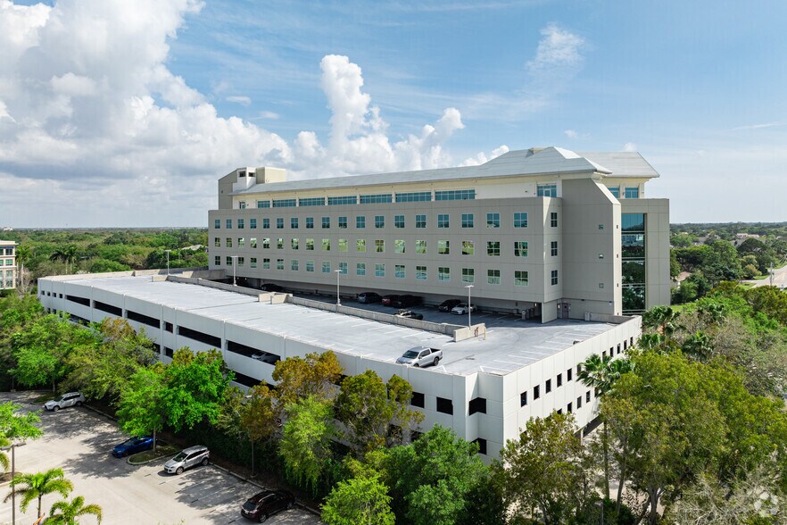 More Photos Of 999 Vanderbilt Beach Rd, Naples Office For Lease