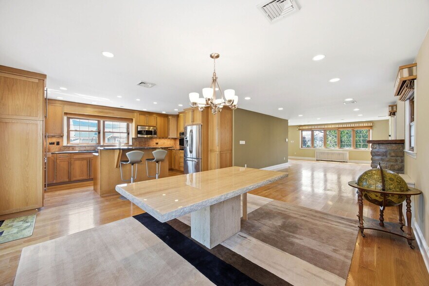More Photos Of 9819 160th Ave, Howard Beach Apartments For Sale