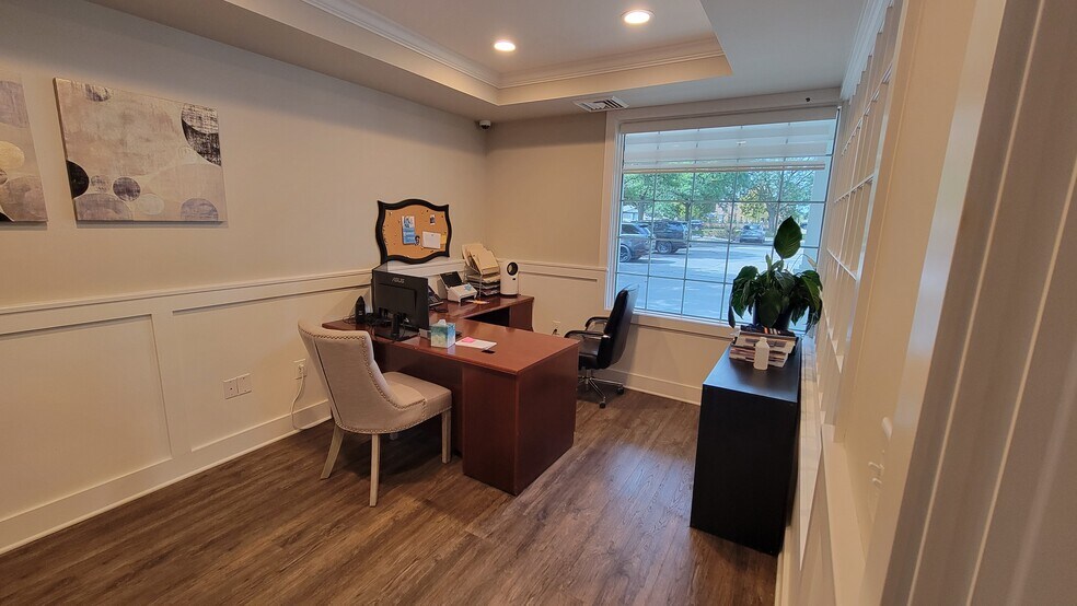 More Photos Of 39475 Ann Arbor Rd E, Plymouth Bank For Lease