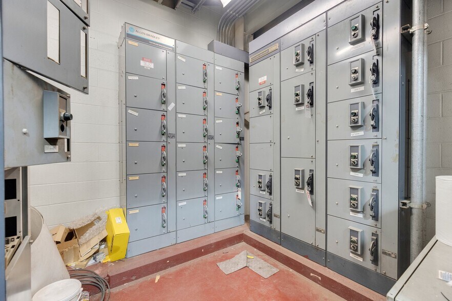 More Photos Of 724 Grand Ave, New Haven Warehouse For Sale