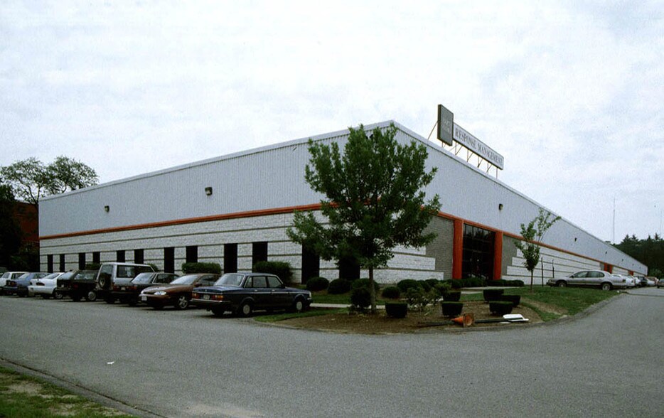More Photos Of 1010 W Chestnut St, Brockton Distribution For Lease