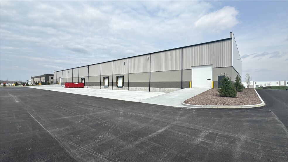 More Photos Of 9748 E 151st St, Noblesville Warehouse For Lease