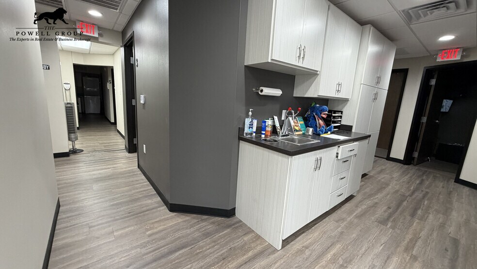 More Photos Of 2615 W 24th St, Plainview Medical For Sale